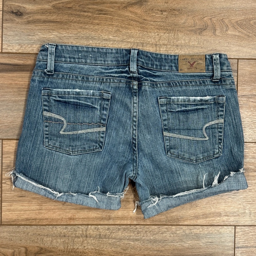 AMERICAN EAGLE VINTAGE Low-rise Cut-off Beaded Mid-wash Denim Shorts | Size 8